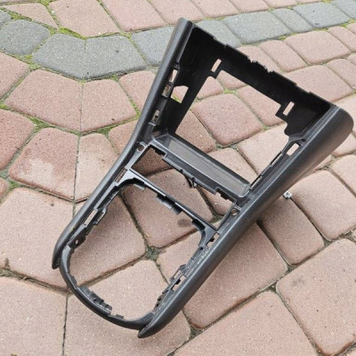 Ramka obudowa deski konsoli tunelu Opel Astra K 39055000