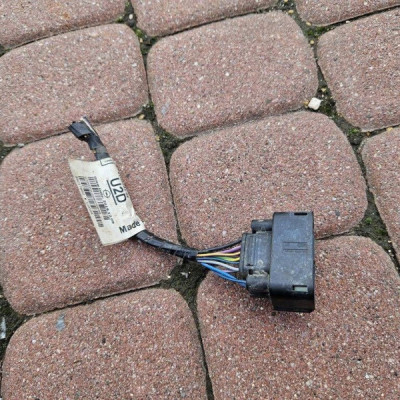 Kostka wtyczka PDC wiązka instalacja parkowania Opel Astra K 39217860