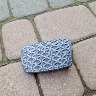 Gumka nakładka na pedał sprzęgła automat Opel Astra K 9191205