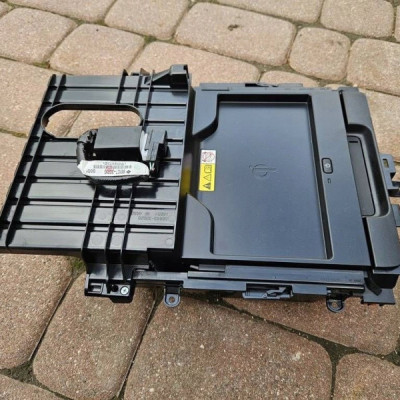 Płyta indukcyjna ładowarka telefonu Toyota Camry VIII XV70 58849-33020