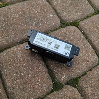 Moduł sterownik lampki podsufitki Toyota Camry VIII XV70 867E1-33011