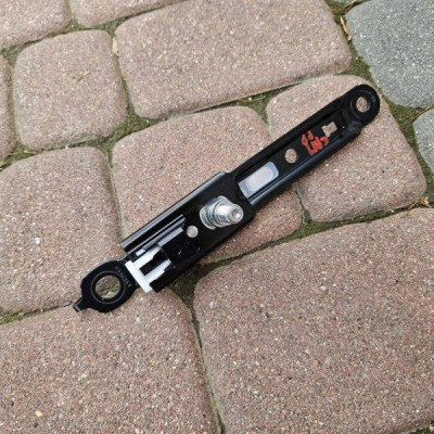 Suwak regulacji pasów regulacji wysokości Toyota Camry VIII XV70 E563003