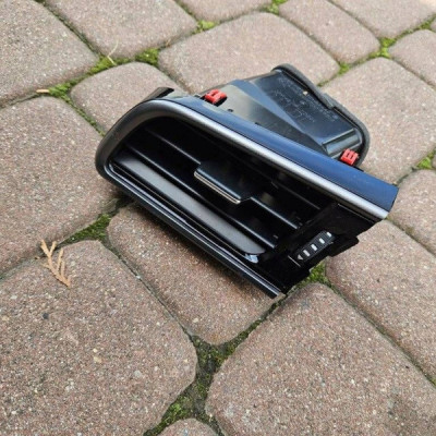 Kratka boczna deski nawiewu lewa Toyota Camry VIII XV70 55650-33440