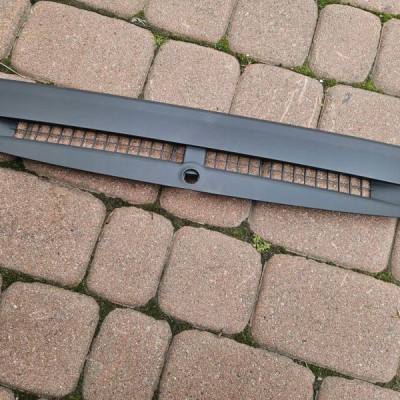 Obudowa osłona górna konsoli kratka Toyota Camry VIII XV70 55981-33150