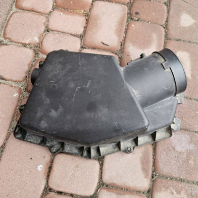 Obudowa pokrywa filtra powietrza górna Opel Insignia B 84141124