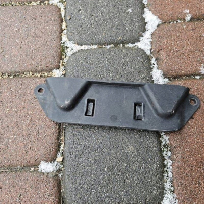 Obudowa osłona zamka maski dekielek Opel Insignia B 39107388