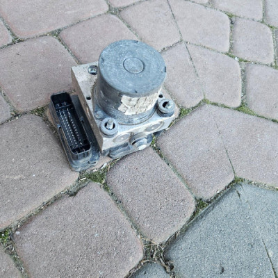 Pompa hamulcowa ABS Opel Insignia B 84315515