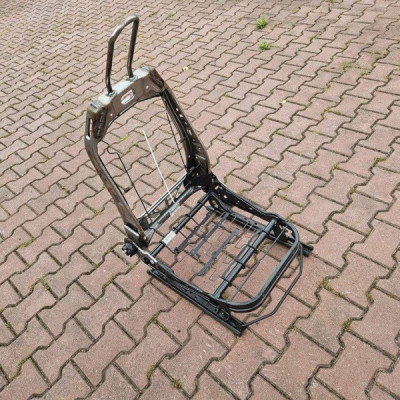 Stelaż fotela pasażera podstawa obudowa Toyota Aygo X 2022r