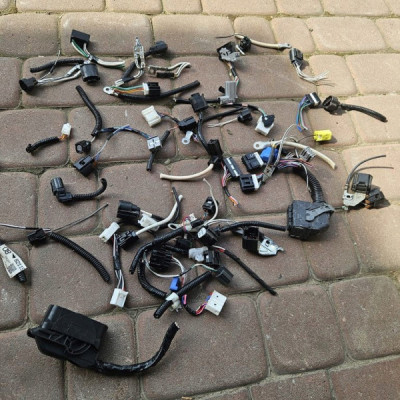 Instalacja kostka wtyczka komory silnika 1KR 1.0VVTi Toyota Aygo X 2022r