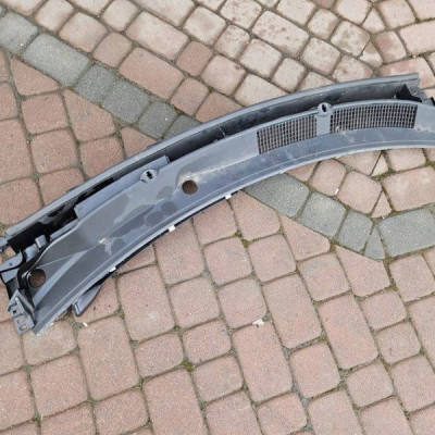 Podszybie przednie - posiada uszkodzenie Toyota Aygo X 55708-0H150