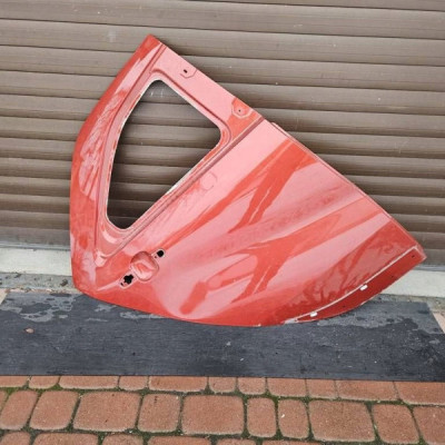 Drzwi tył tylne prawe - posiadaja uszkodzenie Toyota Aygo X 2022r