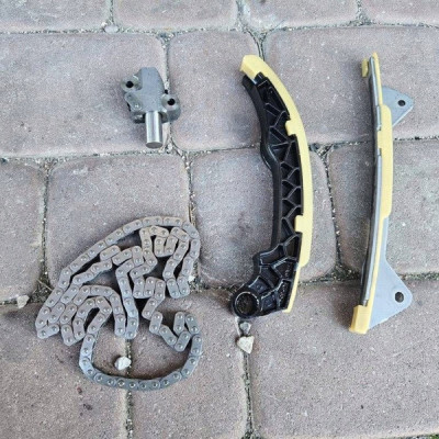 Rozrząd napinacz rolka prowadnica 1.0i VVTI 1KR 2022r Toyota Aygo X