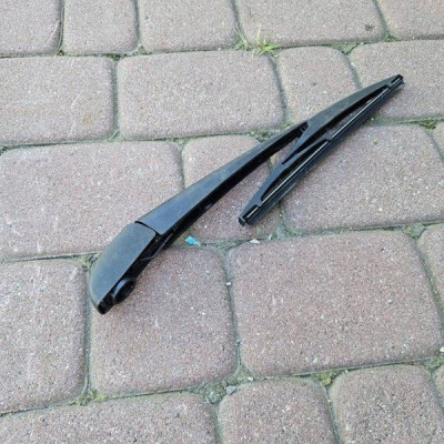 Ramie wycieraczki wycieraczka szyby tył tylnej Toyota Aygo X 2022r