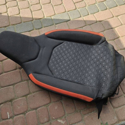 Tapicerka oparcie fotela pasażera materiał + gąbka Toyota Aygo X 2022r