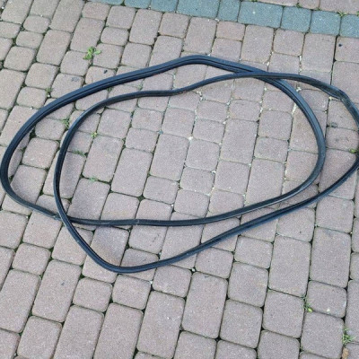 Uszczelka karoseryjna drzwi tył tylna LEWA / PRAWA Toyota Aygo X 2022r