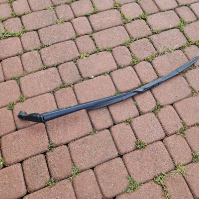 Pióro wycieraczek szyby przedniej lewe kierowcy Toyota Aygo X 2022r