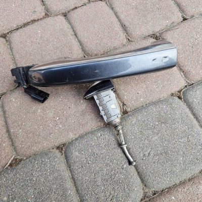 Klamka drzwi przód lewa wkładka TEKPN chrom keyless Renault Megane IV