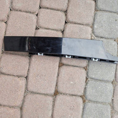 Obudowa osłona słupka drzwi lewy przód Renault Megane IV 802856201R