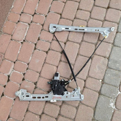 Podnośnik szyby przód przedni lewy EUROPA Renault Megane IV 430106F0