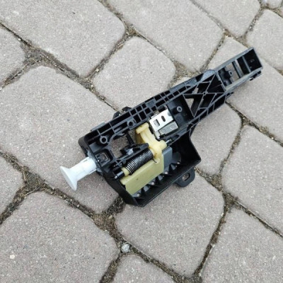 Podstawa klamki drzwi przód tył lewa Renault Megane IV 806078862R