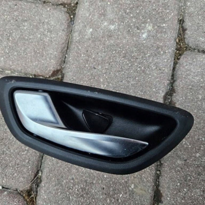 Klamka drzwi przód tył lewa chrom boczka Renault Megane IV 806718801R