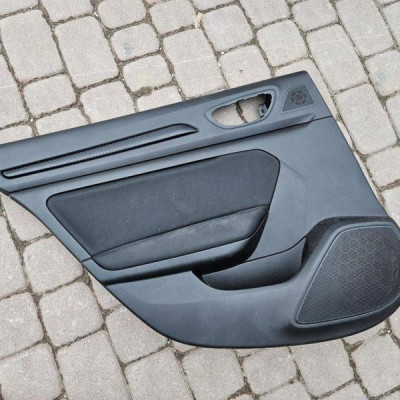 Boczek drzwi tył tylnych kombi welur carbon Renault Megane IV 829A15535R