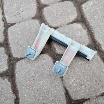 Prowadnica szyby drzwi tył tylna prawa Renault Megane IV 802218404R