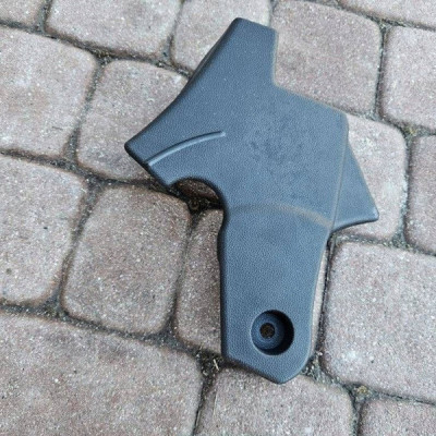 Plastik obudowa osłona fotela pasażera prawa Renault Megane IV 1692708X