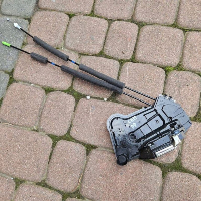 Zamek drzwi przód przedni prawy H5 Toyota Camry VIII XV70 40221032