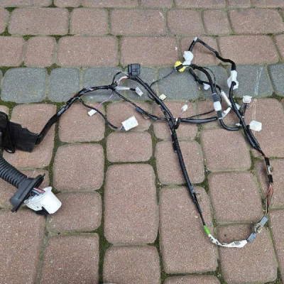 Instalacja wiązka drzwi prawa przednia Toyota Camry VIII XV70 82151-33R60