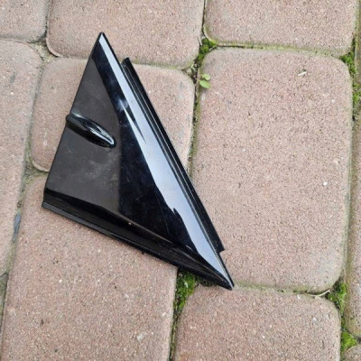 Zaślepka drzwi boczka prawy przód Toyota Camry VIII XV70 67495-RH011