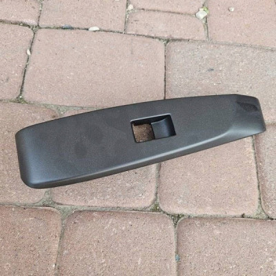 Osłona przełącznika szyb lewy tył Toyota Camry VIII XV70 74272-33380