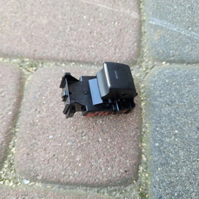 Przełącznik szyb tył tylnych włącznik Toyota Camry VIII XV70 338-1L42