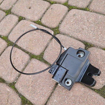 Zamek bagażnika klapy tył tylnej Toyota Camry VIII XV70 24212D