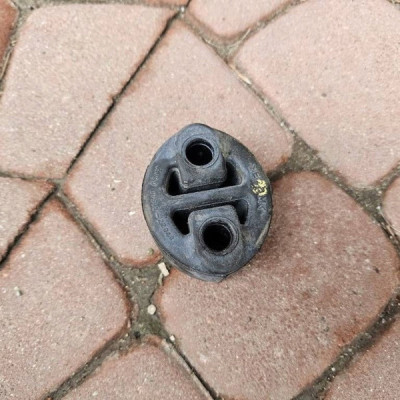 Mocowanie guma wieszak wydechu Toyota Camry VIII XV70 17565-22040