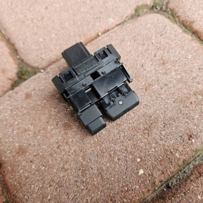 Przełącznik włącznik przycisk licznika Toyota Camry VIII XV70 381-4N42C