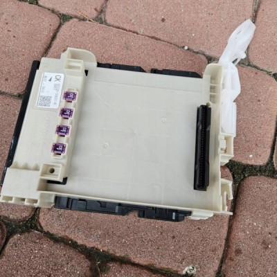 Moduł sterownik komfortu CK MPX Toyota Camry VIII XV70 82730-33Q31