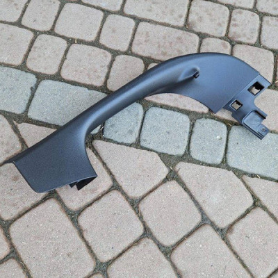 Obudowa tylnej klapy prawe Opel Mokka B 2 II 9835351180