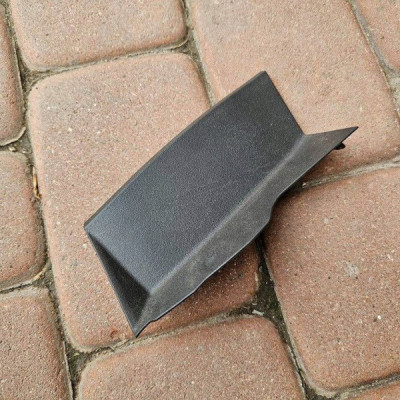 Obudowa osłona dekielek lampy tył tylna Toyota Camry VIII XV70 81498-33020