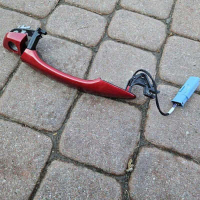 Klamka drzwi przód przednia lewa czerwona EPY Opel Mokka B 9816082677