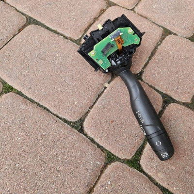 Manetka przełącznik kierunkowskazów Opel Mokka B 12068737-00