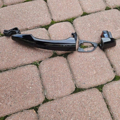 Klamka drzwi przód przednia prawa KTV czarna Opel Mokka B 9686895877