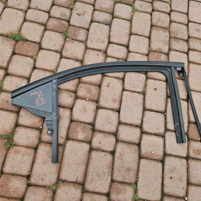 Szyba tył tylna drzwi ciemna prawa - 2023R Opel Mokka B 9841995180