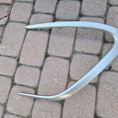 Kratka listwa przedniego przód prawa Toyota Camry VIII XV70 52712-33120