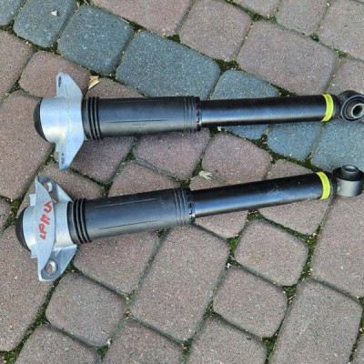 Komplet amortyzatorów tylnych NOWE Toyota Camry VIII XV70 48530-33670