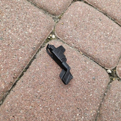 Plastik obudowa osłona drzwi przód lewych Toyota Camry VIII XV70 01L4