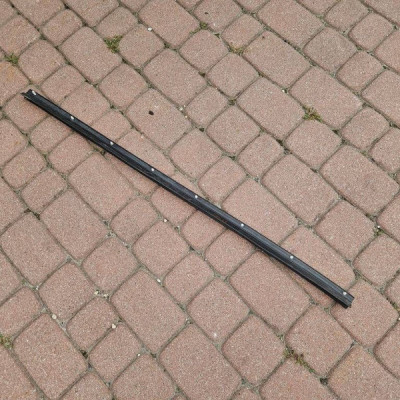 Uszczelka drzwi przód przednich zgarniac Toyota Camry VIII XV70 67863-33050