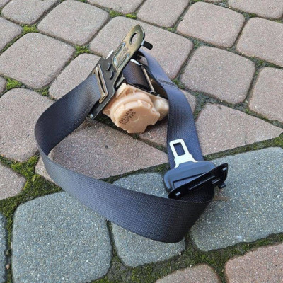 Pas bezpieczeństwa tył tylny środkowy Toyota Camry VIII XV70 0645029