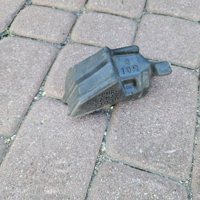 Wyciszenie wygłuszenie błotnika prawe Toyota Camry VIII XV70 53747-33030