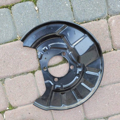 Obudowa osłona tarczy tył tylnej prawej Toyota Camry VIII XV70 240222B